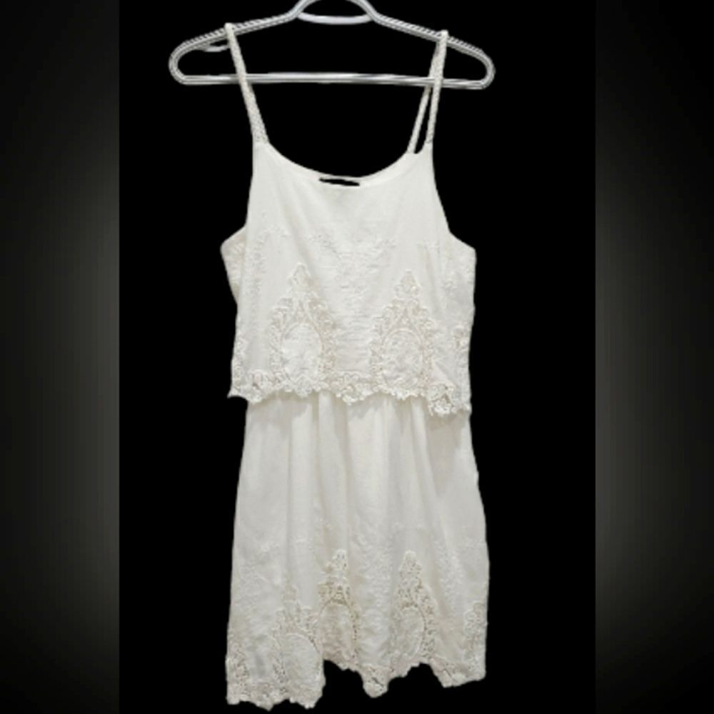 Romeo & Juliet Couture White Lace Dress